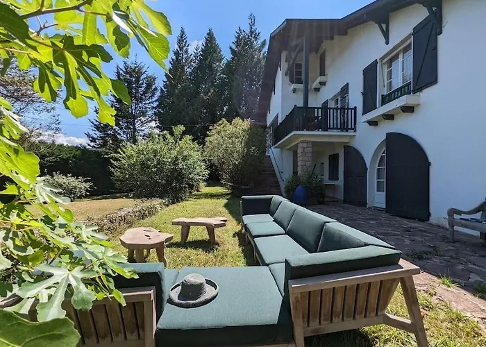 Villa Belle Maison Basque Avec Grande Piscine Chauffee *