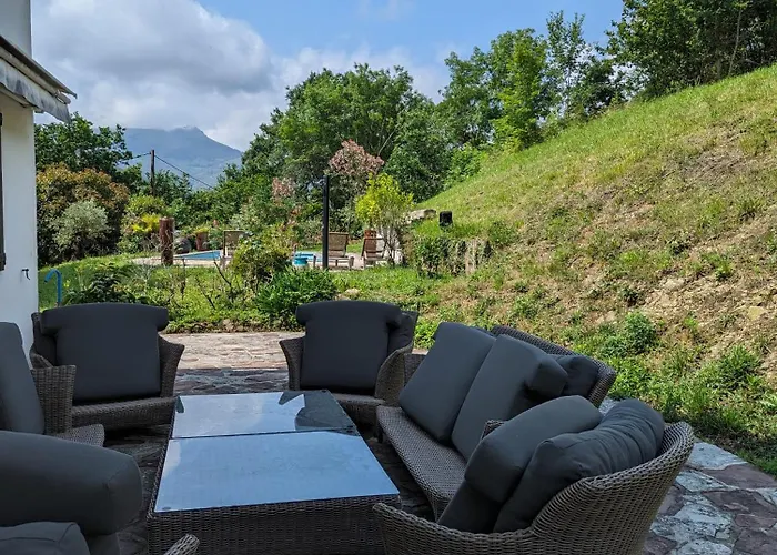 Belle Maison Basque Avec Grande Piscine Chauffee Villa *