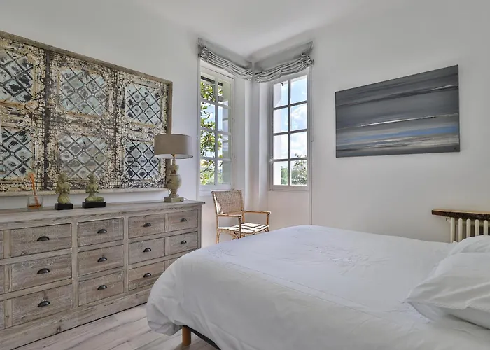 Villa Belle Maison Basque Avec Grande Piscine Chauffee *