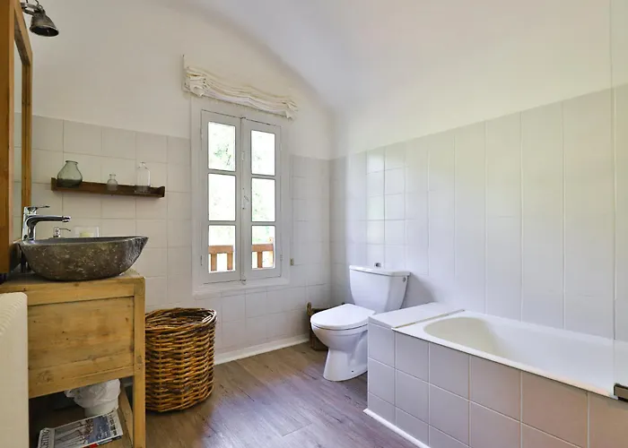 Belle Maison Basque Avec Grande Piscine Chauffee